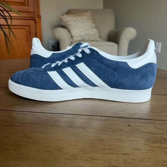 Adidas Gazelle Blue and White Sneakers - Picture 4 of 7
